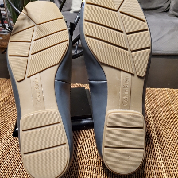 CALVIN KLEIN Neon Yellow/Gray Flats - Picture 5 of 5